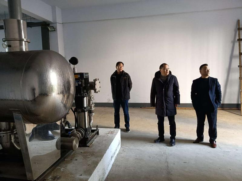 公司领导视察无负压设备现场.jpg