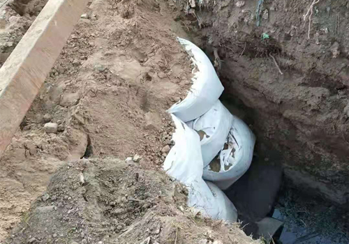 陵园前街抢修_副本.jpg